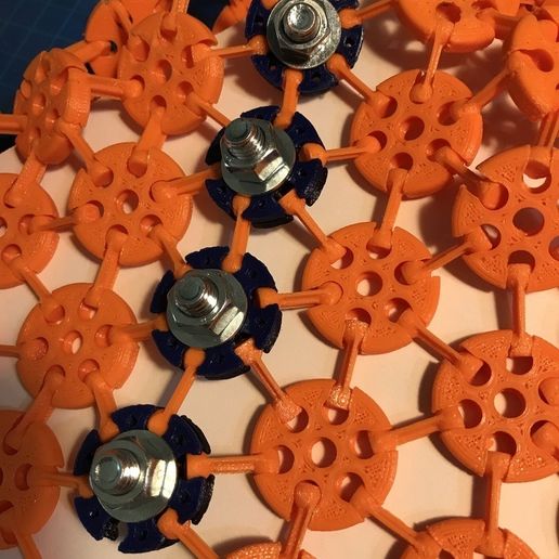 f6f0965a533c9fe7246bab29e47ee843_display_large.JPG 3d printed fabric / armour prints assembled