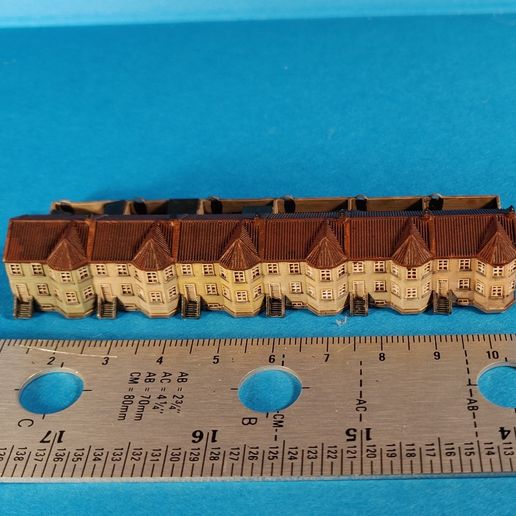 IMG_20240910_101239.jpg terraced houses  - 4 models for small scale wg and t-scale trains
