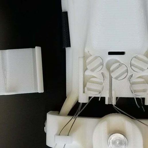 20140805_101130.jpg Falcon Hand V1