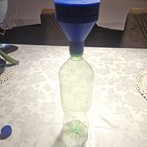 WhatsApp-Image-2025-03-05-at-19.11.36.jpeg 3D-печатный контейнер для сыворотки в ПЭТ-бутылках: Инновационный диспенсер для пищевых добавок