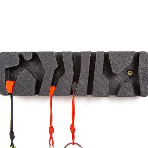 Plastovy-vesacek_Kreslicí-plátno-1-kopie-5.jpg Escalada, Llavero para escaladores con tuercas