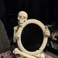 IMG-20250929-WA0062.jpg floating frame skeleton - 3D stl printable