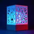 lamp.jpg Voronoi/triangles LAMP with 2 switchable shades