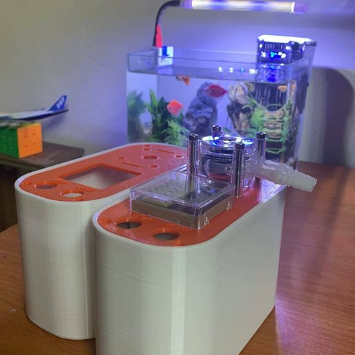 351355063_646472617024043_3265208532599601888_n.jpg Peristaltic Pump Box