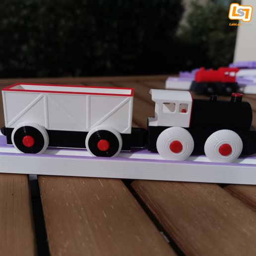 image-3.jpg Ikea / Brio compatible train