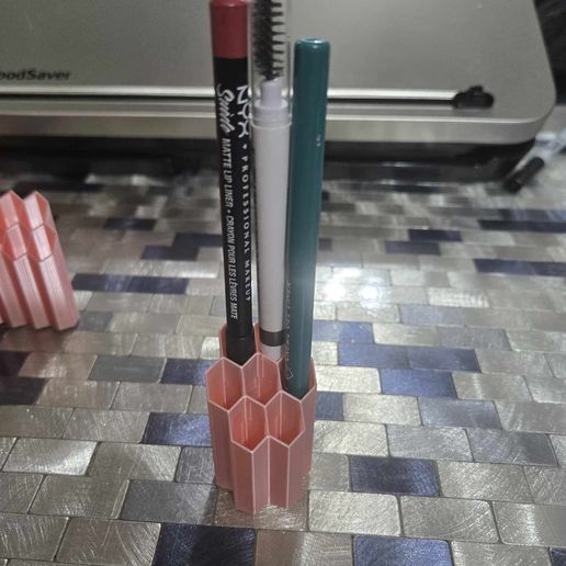 7 Section Honey Comb Eyeliner Pencil Holder 3D model