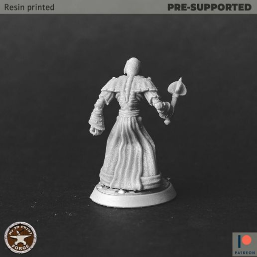 Priest-stand2.jpg Undead Priest Two models