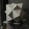 cube-octahedron-compound-on-buildplate.jpg Verbindung von Würfel und Oktaeder