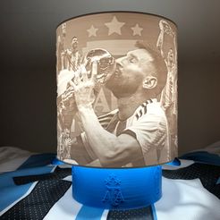 WhatsApp-Image-2022-12-23-at-19.31.37-1.jpeg Fichier 3D Lampe de table Lionel Messi, champion du monde argentin・Modèle pour imprimante 3D à télécharger