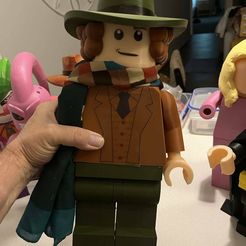 384473749_638257985114504_2827653661354744607_n.jpg Archivo STL MEGAFIGIO Personaje Dr Who・Plan para descargar y imprimir en 3D