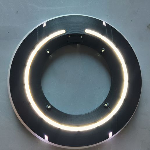 IMG_20230828_072843-min.jpg Tron Legacy Identity Disc Proffieboard