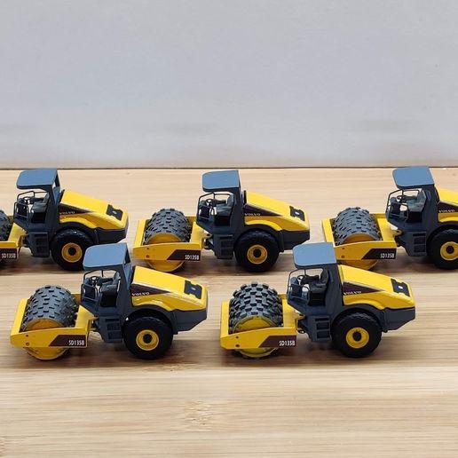 🛞 1/87 scale Volvo SD135 Roller Compactor・ 3D File for 3D printing・Cults