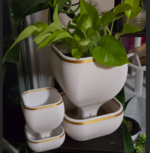 Self-watering pot 3D model