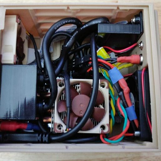 IMG_20211129_150817_c2.jpg Raspberry Pi 4 case - Retro tower desktop