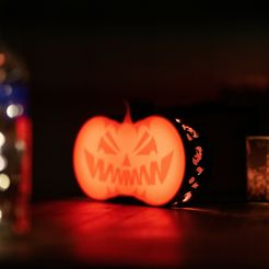 DSC08469.jpg STL-Datei Halloween Kürbis Licht LED IC 5V ESP32 WLED kostenlos・3D-druckbare Vorlage zum herunterladen
