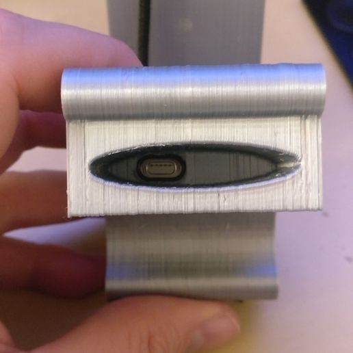 IMG_20190307_224241.jpg Nvidia Shield Controller + Remote Stand with magnetic power connector