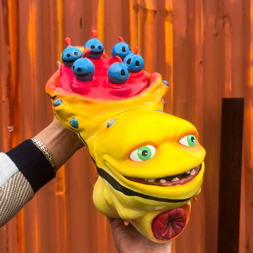 Photo-19-12-2023,-14-53-07.jpg Creature High On Life Prop Replica