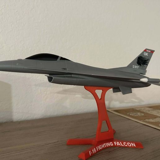 523403802_122100785312955150_6180917238963044377_n.jpg F 16 FALCÃO LUTADOR 1:44