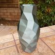 20210510_105631-b.jpg STL file Low Poly Vase・3D printing idea to download