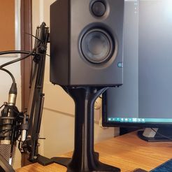 20210422_111429.jpg Speaker stand for 3.5" studio monitors