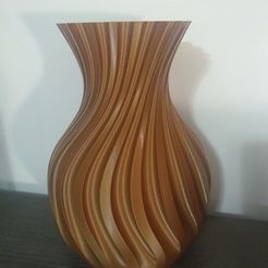 8bb0e161-adcf-43c0-961a-b8a1f93c788d.jpg Wide Spiral Vase