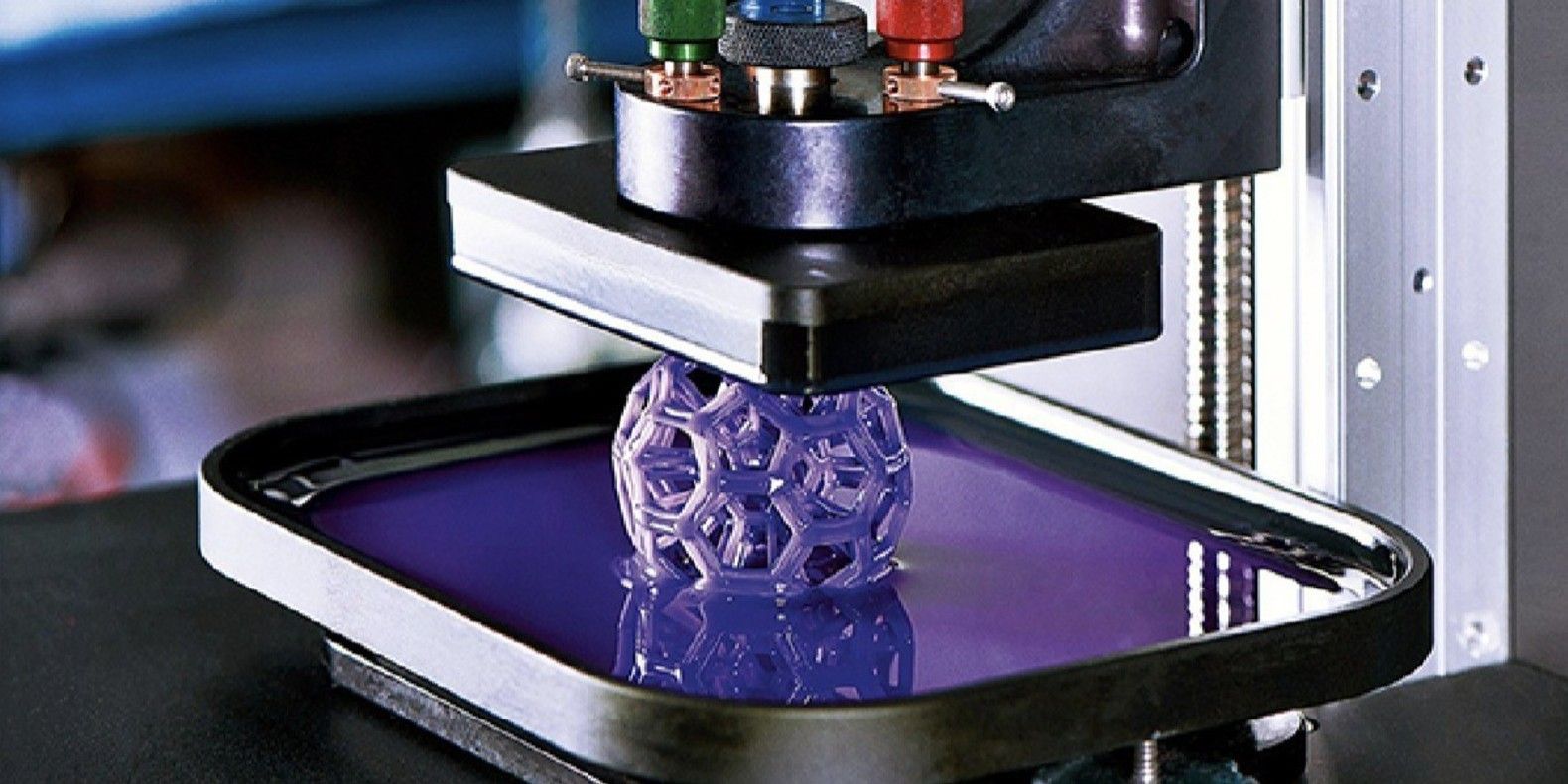 La fabrication hybride combine l’impression 3D et l’usinage CNC