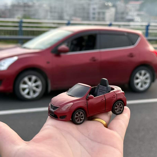 Nissan Tiida – Kids' Model Car