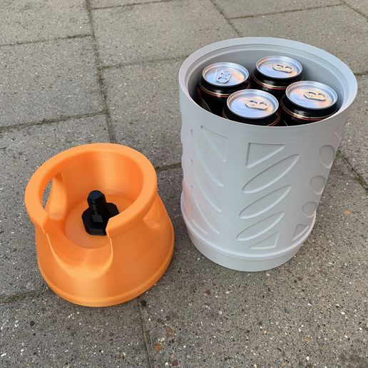 IMG_5132.jpeg PROPANE TANK FOR STORAGE OF 8 BEER/SODA CANS (THREADED VERS.)