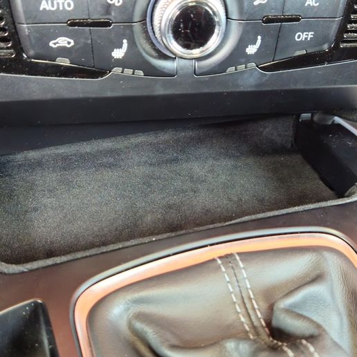 20250516_121823.jpg Audi A4 / A5 B8 ashtray delete