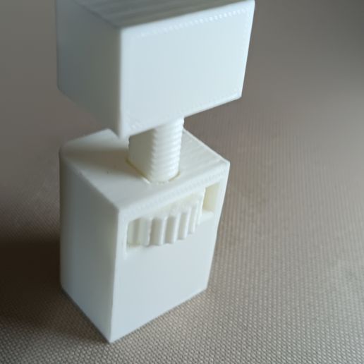 IMG_20240208_223458.jpg RECTANGULAR GRAPHICS CARD HOLDER