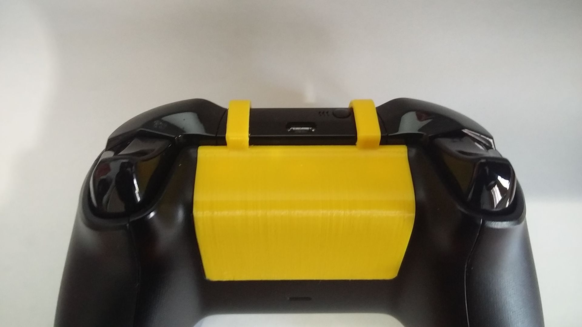 Download STL file Xbox One Controller Battery Cover + Xbox button Glare