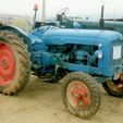 17010a1b8ee58ac93edffd7ca861fdf0.jpg Tracteur Super Ebro 55 1/16 transkit - Universal Hobbies