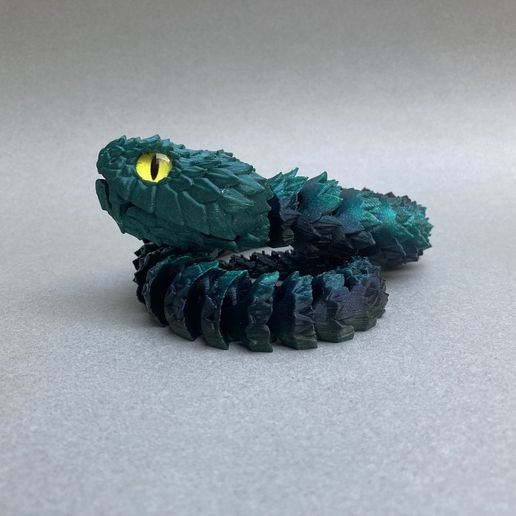 IMG_4867.jpg Biting snake