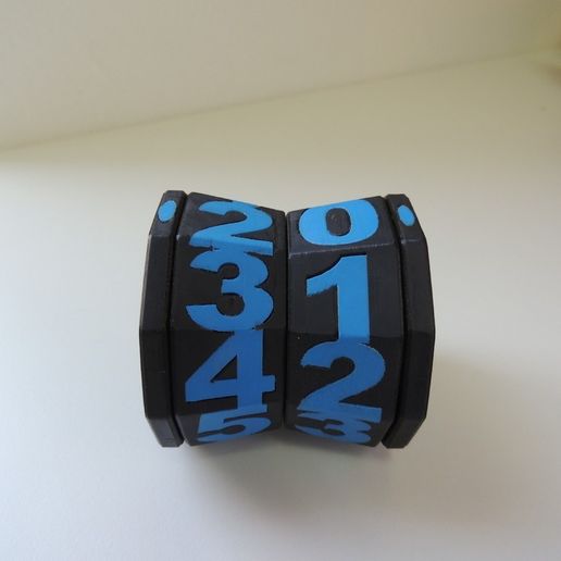 DSCN0649_display_large.JPG Contador de vida con trinquete de giro hacia abajo