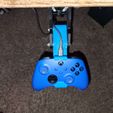 20230509_174121.jpg support de rangement pour manette xbox sous le bureau