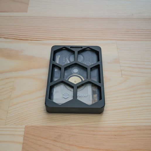 SIL02469.jpg SenseCAP Card Tracker T1000-E Protective Frame