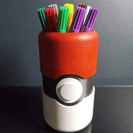 Pokeball-pens-2.jpg Pokeball pot à crayon