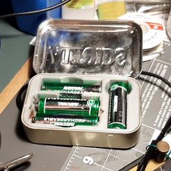 20231103_222301.jpg AA Battery Box for Altoids Tin