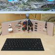 vue-ensemble2.jpg Fichier STL gratuit Rehausse pour écran Essentielb Pixel 34・Objet pour imprimante 3D à télécharger