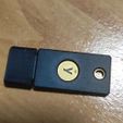 carrée_3.jpg Protective contact case for yubikey