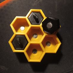 1615583375707.jpg Honeycomb Key Holder