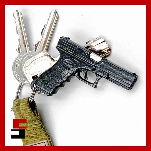 PISTOL Glock 17 keychain.