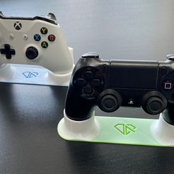 7- PS4 and XBox Controller Stands.jpg STL file PS4 and Xbox Controller Stands・3D printer design to download