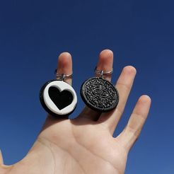 WhatsApp-Image-2022-05-21-at-1.56.42-PM-1.jpeg STL file Oreo heart key ring・3D printable model to download, Made_by_charlie