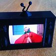 7a34b059888bf724b336d432df1facfb_display_large.jpg Retro Style Working Miniature Television