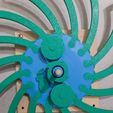 Springy.balanced.rear.disk.jpg Springy - kinetic wall art