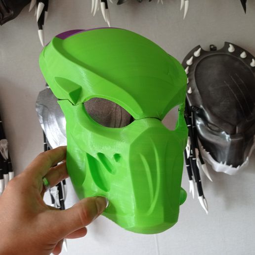 IMG_20220712_140604.jpg Predator Tracker mask  Shaman