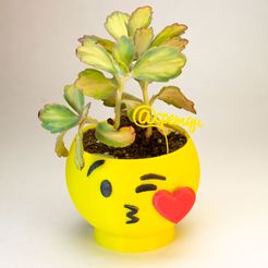 3.jpg STL file MACETA EMOJI love in love kiss・Model to download and 3D print