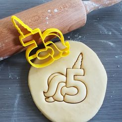 Eenhoorn-5-verjaardag_koekjesvorm.jpg Archivo STL Cortador de galletas Unicornio Cumpleaños Número 5・Modelo para descargar y imprimir en 3D