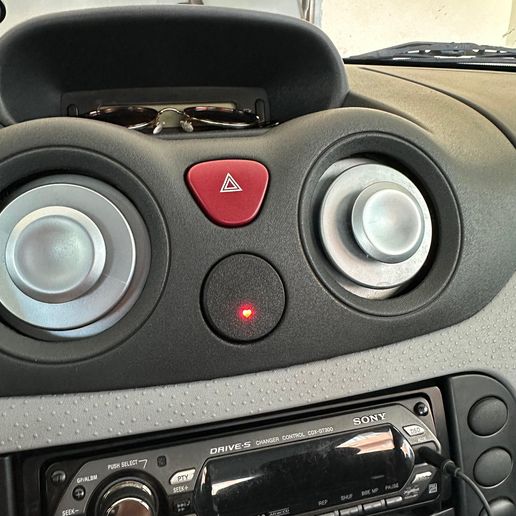 💜 Citroën C3 Mk1 Central Locking Button Cover – FA6554L9 – Heart